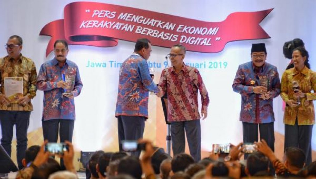 Menhub Terima Anugerah Kepedulian Pers